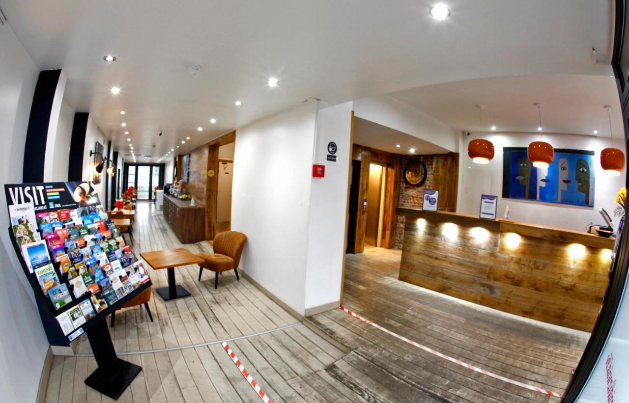 Hotel Midi-Zuid Saint-Gilles Екстериор снимка