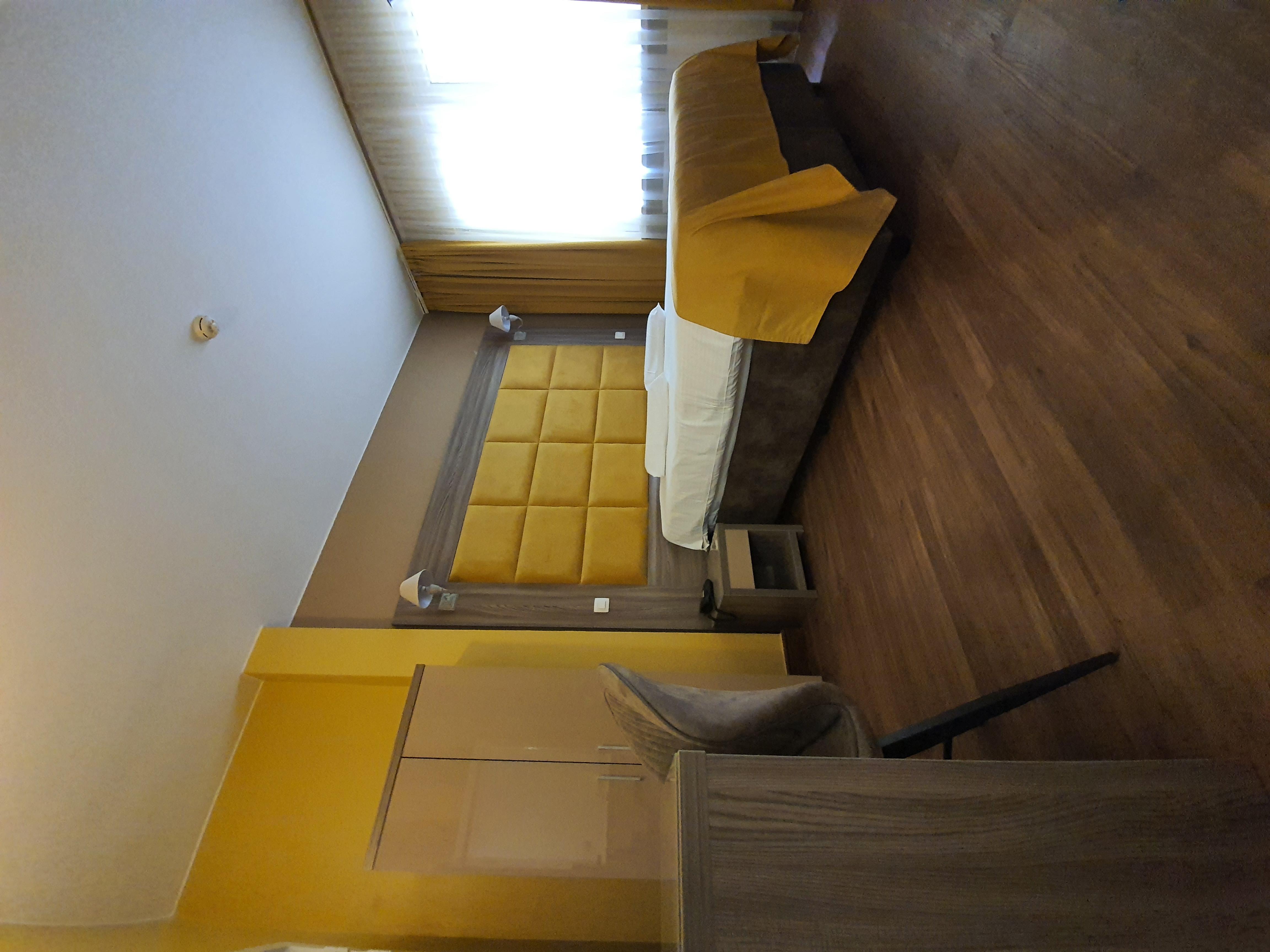 Hotel Midi-Zuid Saint-Gilles Екстериор снимка