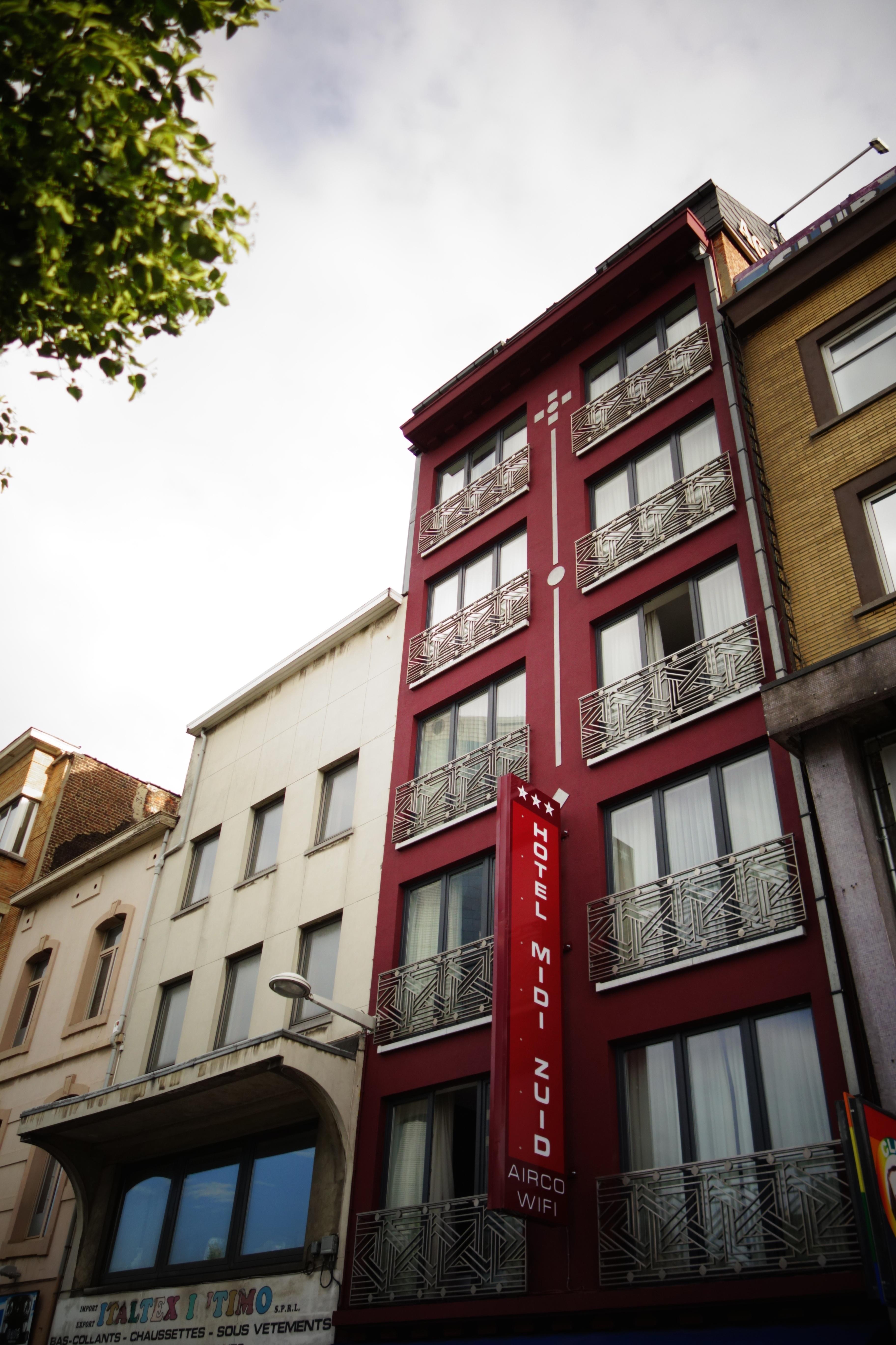 Hotel Midi-Zuid Saint-Gilles Екстериор снимка